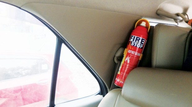 Taxi 4 chỗ có nhất định phải trang bị bình cứu hỏa trên xe không? - Luật  Việt Phong | Công ty Luật uy tín