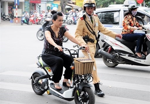 Đi xe đạp điện có cần bằng lái không